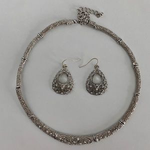 Premier Designs Jewelry Set - Necklace & Earrings